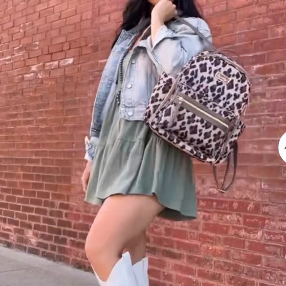 Leopard Itzy Ritzy diaper bag - Picture 6 of 7